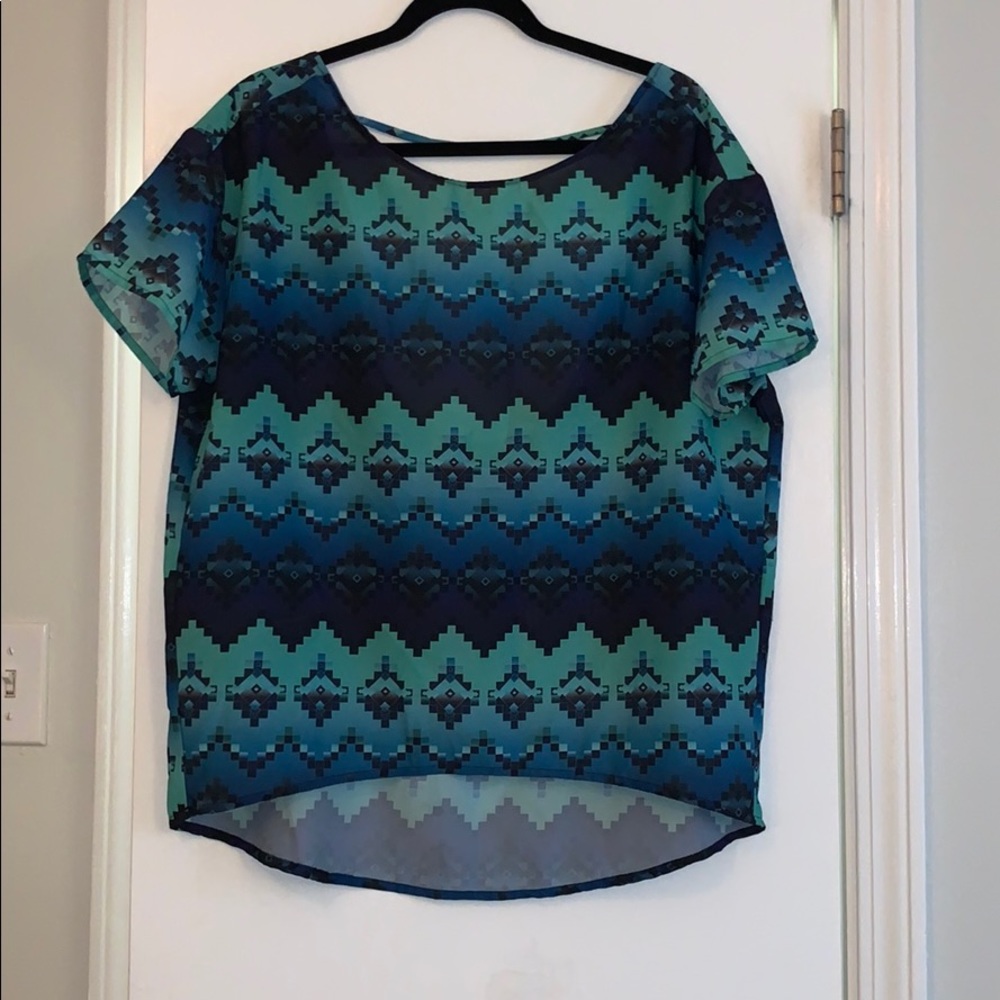 Whitney Eve: Boxy, open back shirt